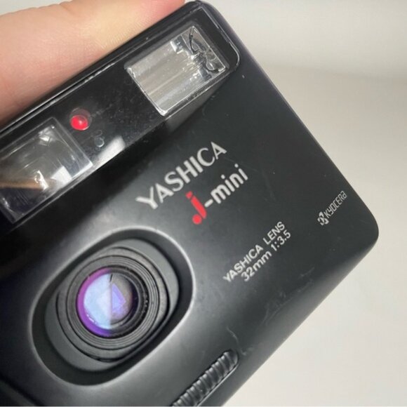 Yashica J mini film camera - Picture 5 of 5